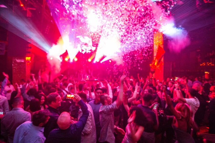 Las Vegas: VIP Nightlife Tour to Bar, Nightclub & Strip Club - The bar stop sets the pace