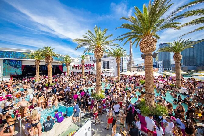 Las Vegas: VIP Pool Crawl with Party Bus, Express Entry & Drinks - Stop one and the rhythm of the crawl