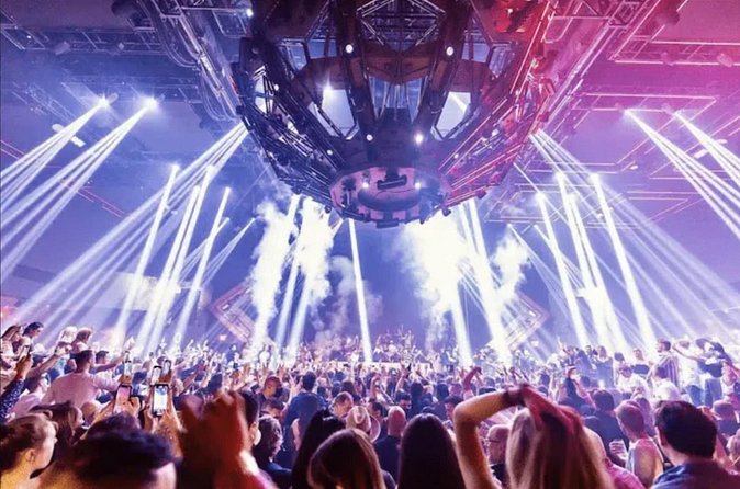 Las Vegas: VIP Pool Crawl with Party Bus, Express Entry & Drinks - The real cost of a $99 ticket