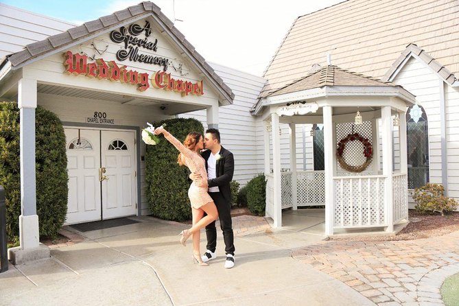 Las Vegas Wedding at A Special Memory Wedding Chapel - Getting a Nevada marriage license