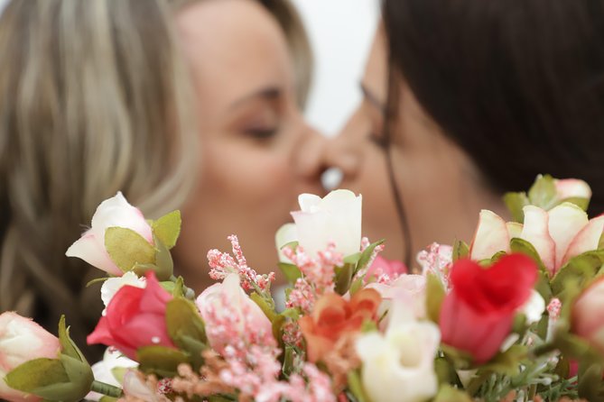 Las Vegas: Wedding at Paradise Wedding Chapel - A licensed minister and a personal ceremony