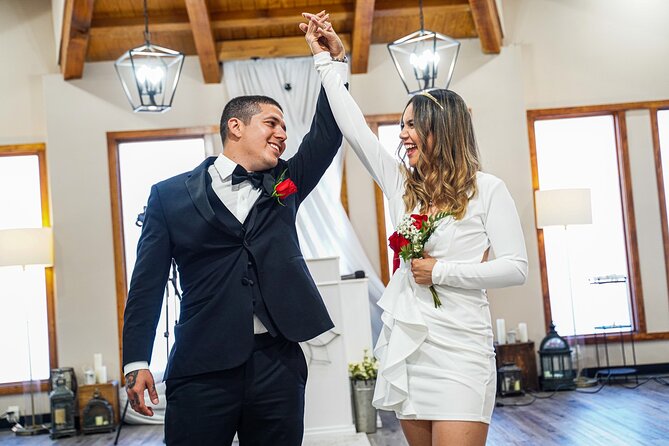 Las Vegas Wedding at The Little Vegas Chapel - Price and what the $299 package really covers