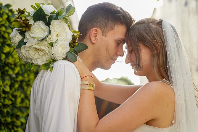 Las Vegas Wedding at The Little Vegas Chapel - Who will enjoy this chapel most
