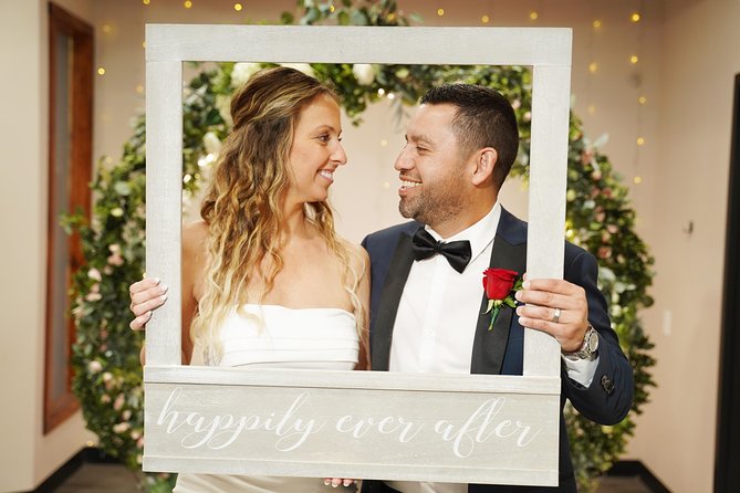 Las Vegas Wedding at The Little Vegas Chapel - Booking details you should not overlook