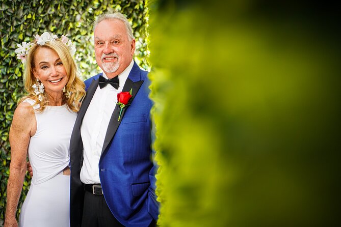 Las Vegas Wedding at The Little Vegas Chapel including Limousine Transportation - Price and what the $499 actually buys