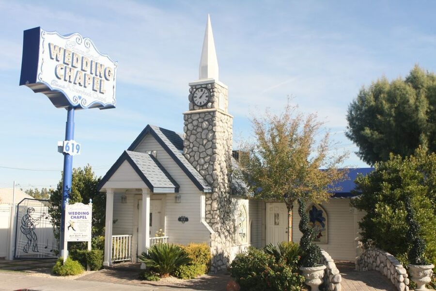 Las Vegas: Wedding or Vow Renewal at Graceland Chapel - The traditional aisle walk and ceremony