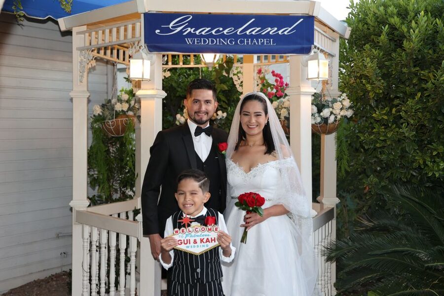 Las Vegas: Wedding or Vow Renewal at Graceland Chapel - What the $324 price really covers