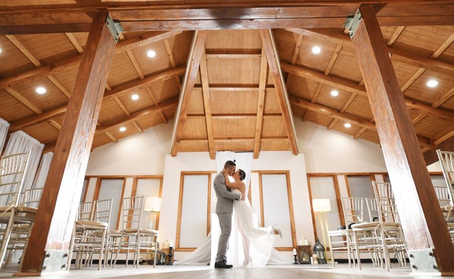 Las Vegas Wedding with Limousine Transportation - What the $499 package really gives you