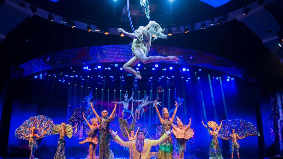 Las Vegas: WOW - The Vegas Spectacular at Rio Hotel & Casino - A 180-degree show at the Rio Showroom