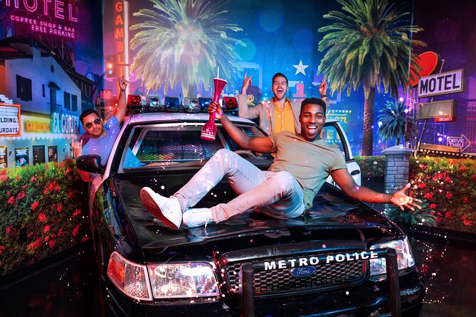 Madame Tussauds, Hop On Hop Off Bus & High Roller Combo Ticket - Turning in your ticket for the Big Bus voucher