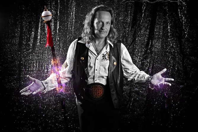 Magic Up Close Early Show at Las Vegas Magic Theater - What happens during the one-hour show