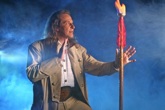 Masters of Magic Show at Las Vegas Magic Theater - What happens inside the 40-seat theater