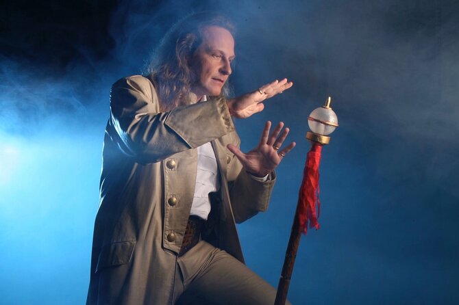 Masters of Magic Show at Las Vegas Magic Theater - Timing: expect about an hour, but allow flexibility