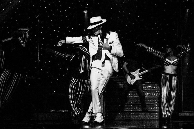 MJ Live at Harrahs Hotel and Casino in Las Vegas - Who will enjoy MJ Live most