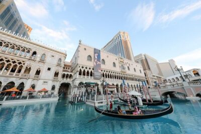 Must-See Spots Vegas Strip Walking Tour