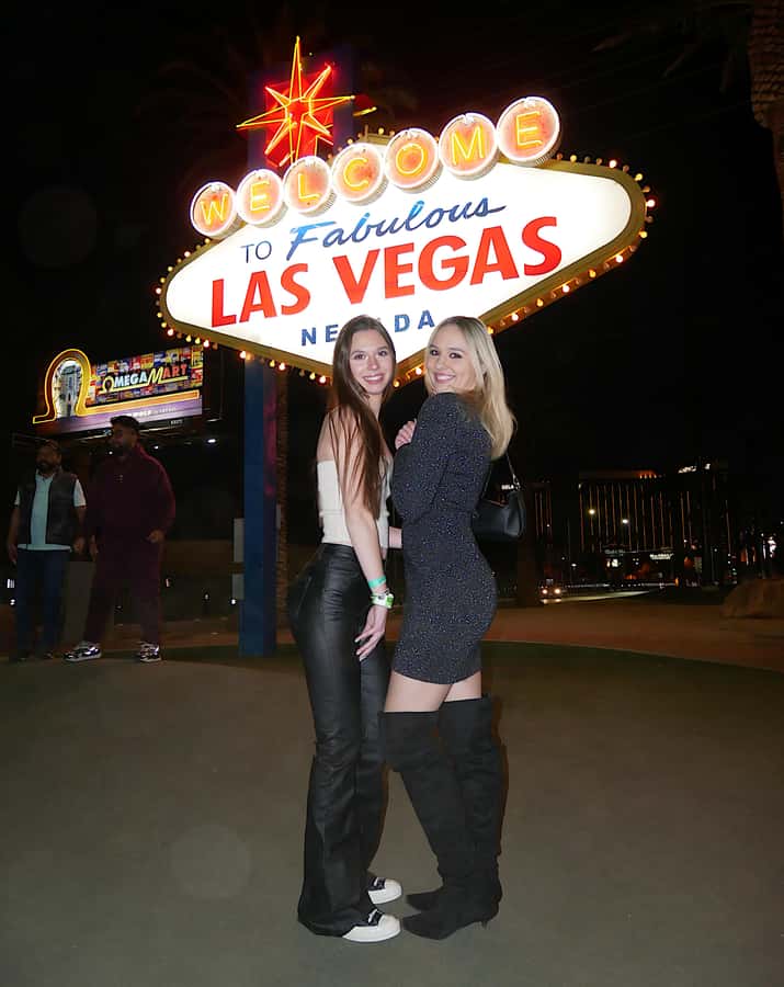 Private Limo 2.5hr Tour of Vegas with Champagne - Timing, cancellation, and what to confirm