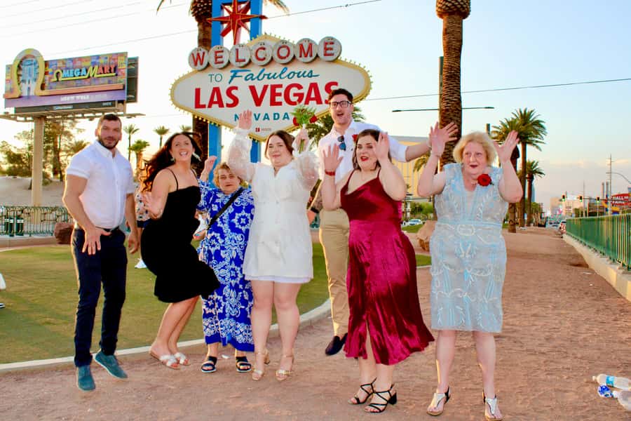 Private Limo 2.5hr Tour of Vegas with Champagne - The Sphere and Strip sights from the limousine