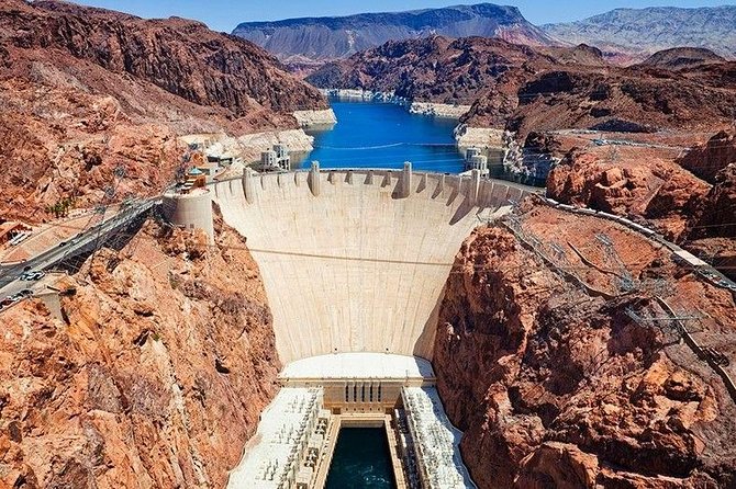 Private roundtrip from Las Vegas to Hoover Dam by SUV - 3.5 hrs - Arriving at Hoover Dam and the bypass area