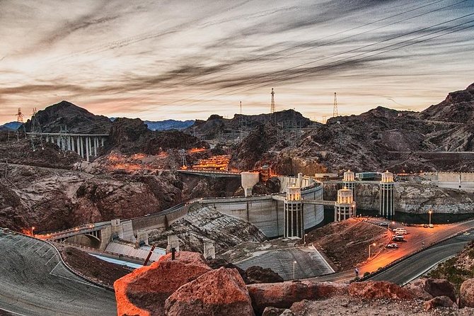 Private roundtrip from Las Vegas to Hoover Dam by SUV - 3.5 hrs - Leaving your Las Vegas hotel in a private Escalade
