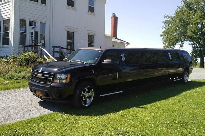 Private Roundtrip Transfer: To Las Vegas by Luxury Limo - A limo arrival that begins at baggage claim