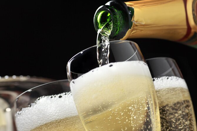 Private Roundtrip Transfer: To Las Vegas by Luxury Limo - What the strongest service looks like