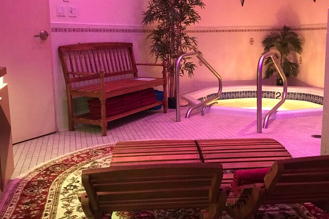 Private Spa Experience with Jacuzzi, Sauna and Hot Stone Massage - The second hour: hot-stone body massage