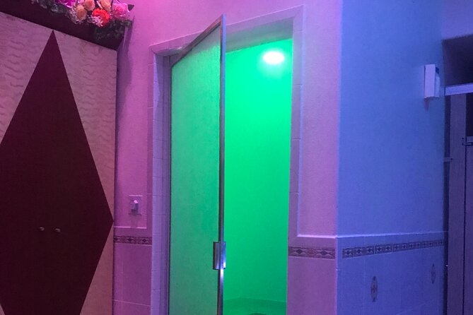 Private Spa Experience with Jacuzzi, Sauna and Hot Stone Massage - The first hour: Jacuzzi and steam sauna