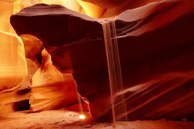 Private Upper or Lower Antelope Canyon & Horseshoe Bend Day Tour - Horseshoe Bend is an easy walk with a big payoff