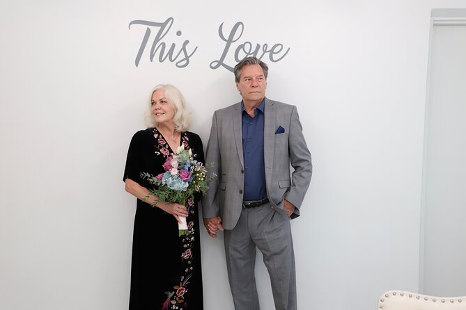 Quickie Las Vegas Wedding at Paradise Wedding Chapel - The signing with the licensed minister