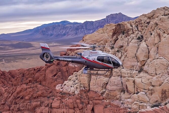 Red Rock Canyon Helicopter Tour with Landing and Champagne Toast - The private vista and 30-minute Champagne stop
