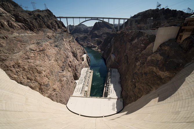 Red Rock Canyon, Nelson Ghost town,7 Magic Mountains, Hoover Dam - Lake Mead photo stop