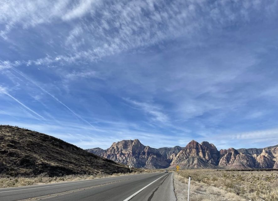 Red Rock Canyon Sign& Seven Magic Mountains Tour - Four Hours in an Air-Conditioned Car