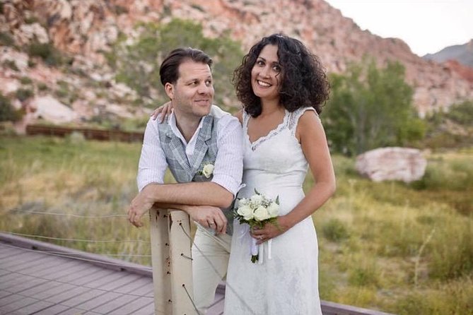 Red Rock Canyon Wedding by Private Limousine - The photo session is a major part of the value