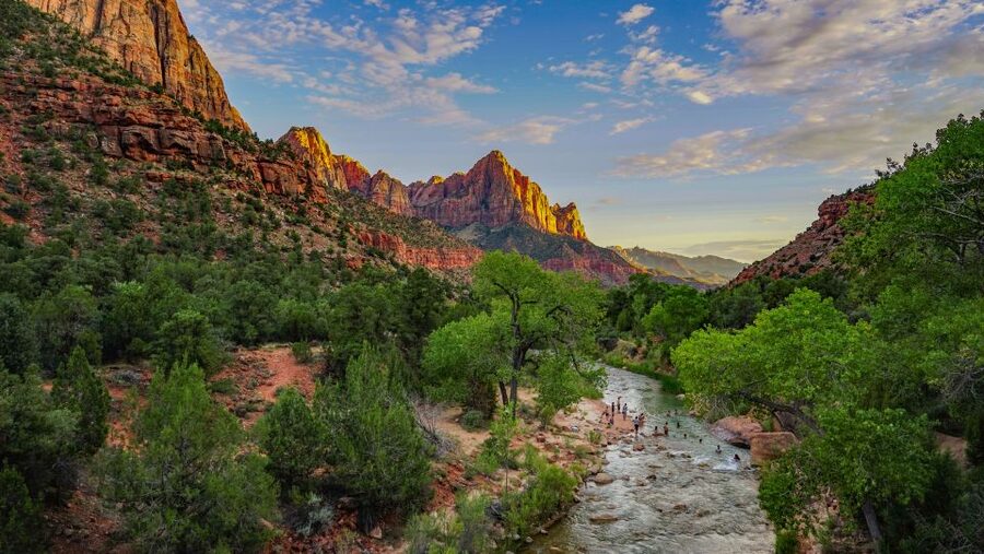 Shuttle between Las Vegas, Bryce, Zion and St George - Bryce Canyon: a useful park stop, not a full tour