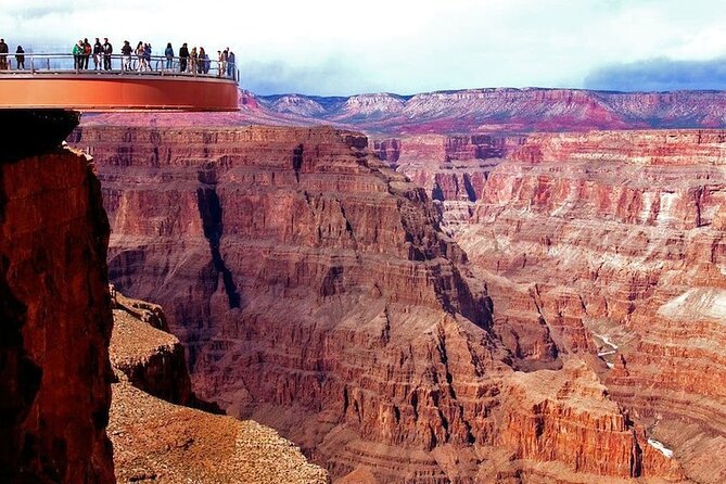 Small Group Grand Canyon, Hoover Dam and Joshua Tree Forest Tour - Guides, van comfort, and the human factor