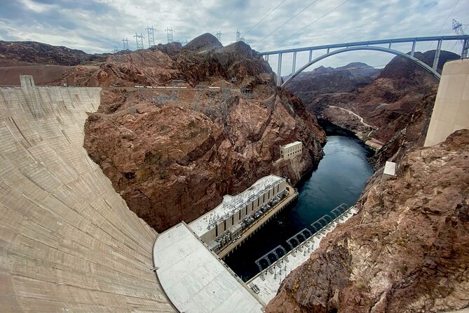 Small Group Hoover Dam: From Above, On Top and Below Tour - What the ride from Las Vegas is like