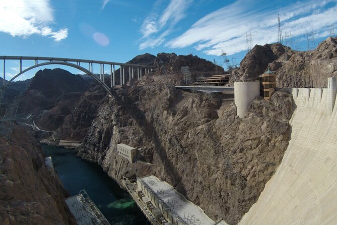 Small Group Hoover Dam, Powerplant & O'Callahan Bridge Tour - Desert roads and Boulder City breakfast