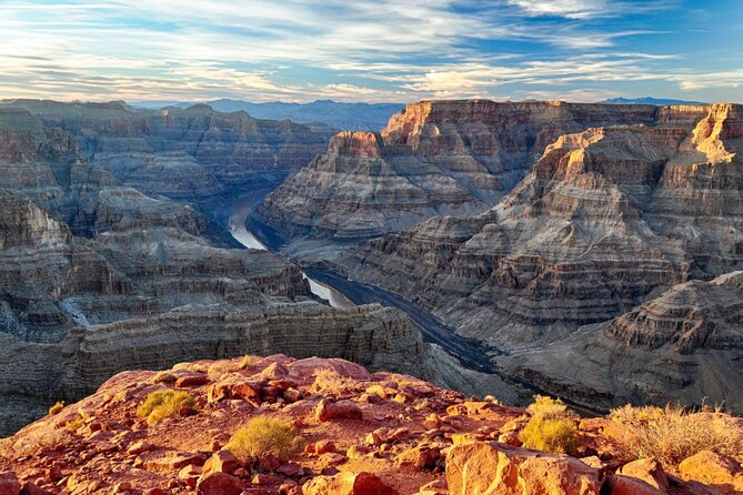 Small Group Late Departure Grand Canyon Tour - A small van is a better fit for this route