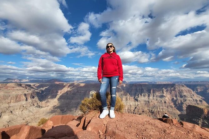 Spanish Grand Canyon Tour with Skywalk Access and Lunch - The guides are part of the experience
