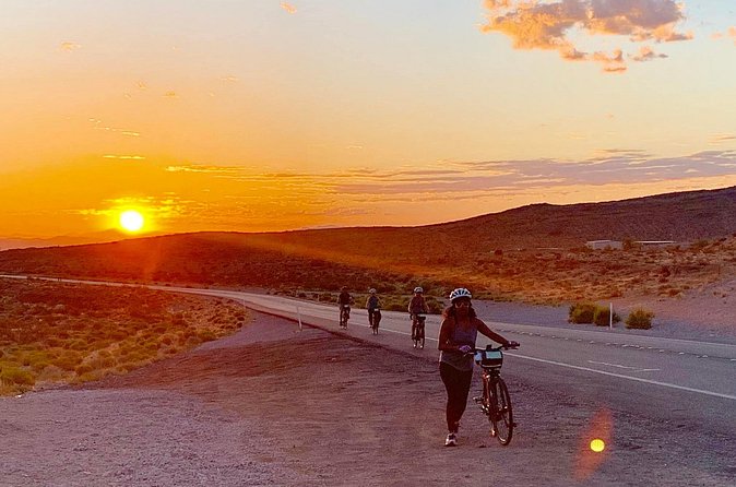 Sunrise Red Rock Canyon Self-Guided Electric Bike Tour with Hotel Pick-up - What the e-bike changes on a 13-mile route