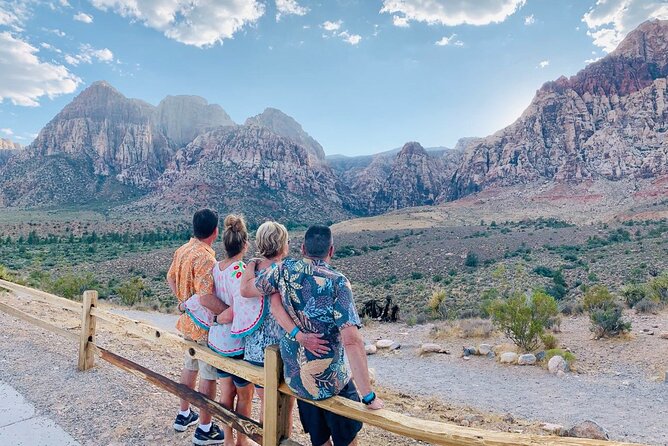Sunset Hike and Photography Tour near Red Rock with Optional 7 Magic Mountains - A guide-led photo session, not just a ride