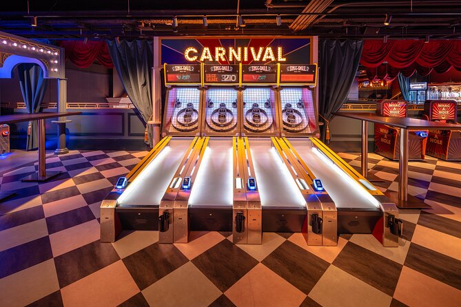 Swingers Indoor Mini Golf at Mandalay Bay - The arcade brings out the playful side