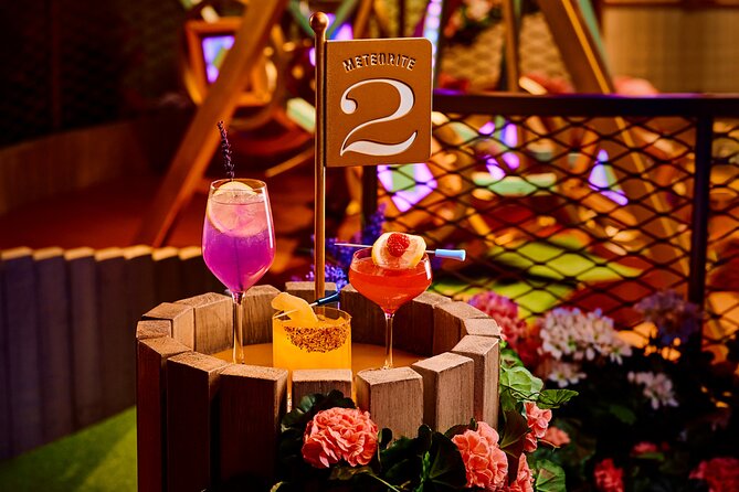 Swingers Indoor Mini Golf at Mandalay Bay - DJs and the changing mood through the day