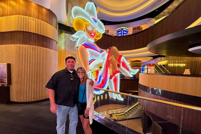 The Ultimate Las Vegas Tour - Shopping, kitsch, and the loud visual language of Las Vegas