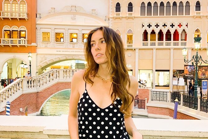 Trendy Strip Photo/Video Walking Tour in Las Vegas - Bellagio Fountains and the Eiffel Tower opening view