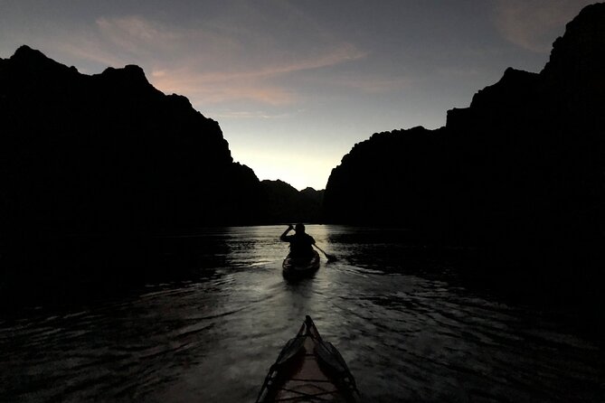 Twilight Black Canyon Kayak Tour with Bonfire Experience - Leaving Las Vegas for Willow Beach