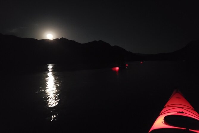 Twilight Black Canyon Kayak Tour with Bonfire Experience - Guides, instruction, and group size