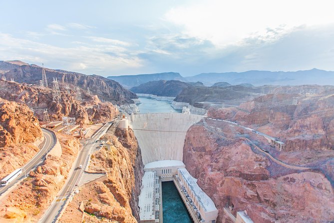 Ultimate Hoover Dam Tour from Las Vegas - Stop 2: Lake Mead Lookout and the Arizona Paint Pots