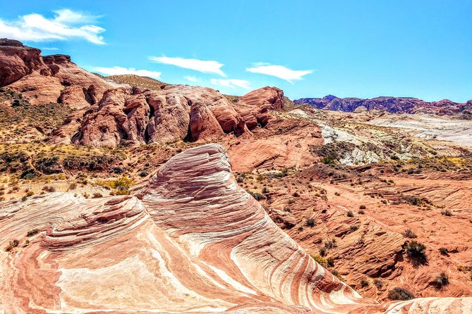 Valley of Fire Guided Hiking Tour From Las Vegas - Small-group service makes a practical difference