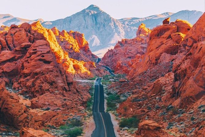Valley of Fire Tour - The 8:00 am pickup and ride from the Strip